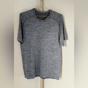 Lululemon Gray T‑Shirt Size Medium Women’s Casual Activewear Top